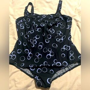 Womens 24w underwire Miracle Suit